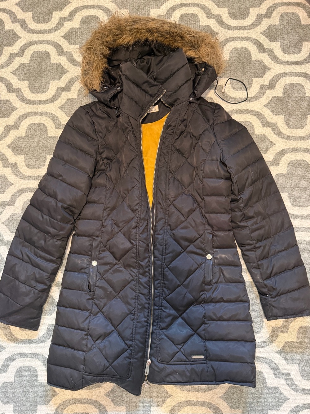 Kenneth Cole New York Black Mid length quilted down hooded jacket women’s Med